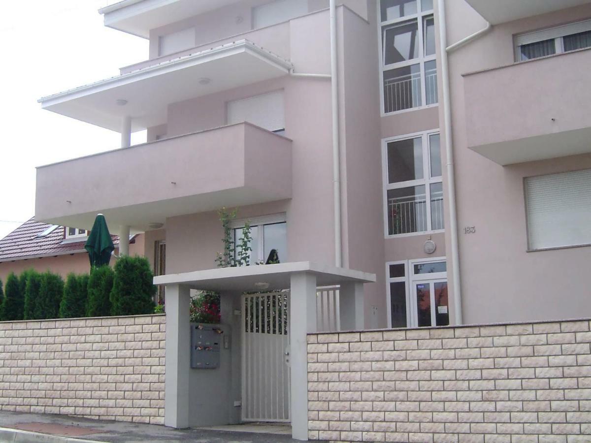 Apartmani Almica 萨格勒布 外观 照片