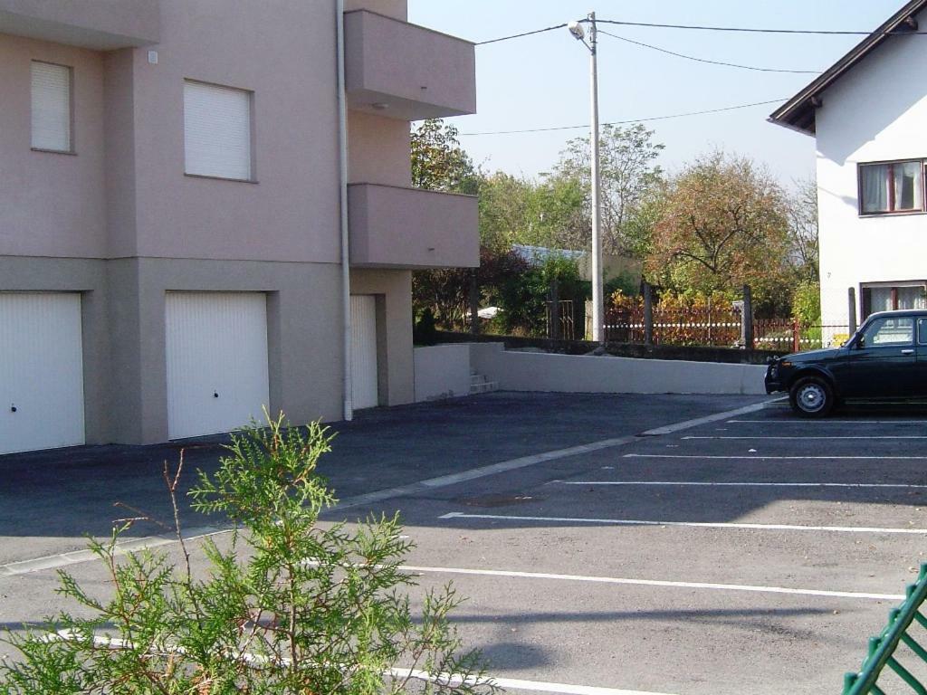 Apartmani Almica 萨格勒布 外观 照片